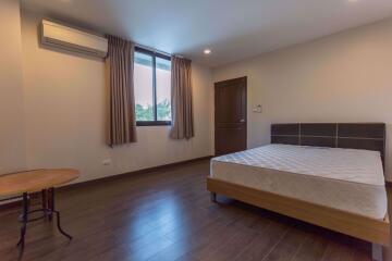 3 bed Condo in Vanida Apartment Ekkamai Khlong Tan Nuea Sub District C10706