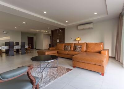 3 bed Condo in Vanida Apartment Ekkamai Khlong Tan Nuea Sub District C10706