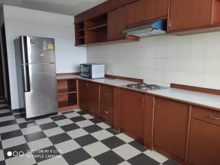 3 bed Condo in Le Chateau Mansion Khlong Tan Nuea Sub District C10696