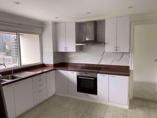 3 bed Duplex in Baan Ploenchit Lumphini Sub District D10667