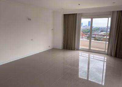 3 bed Duplex in Baan Ploenchit Lumphini Sub District D10667