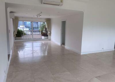 3 bed Duplex in Baan Ploenchit Lumphini Sub District D10667