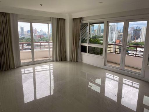 3 bed Duplex in Baan Ploenchit Lumphini Sub District D10667