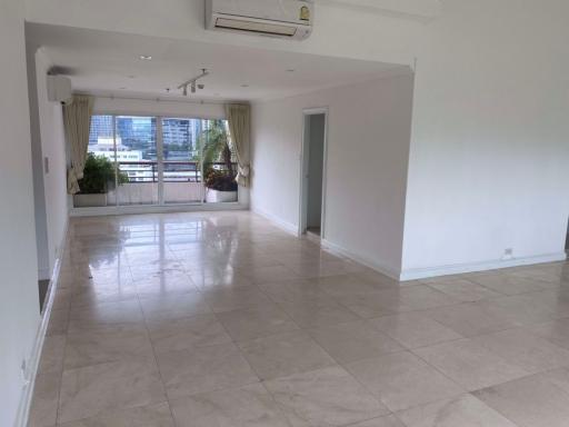 3 bed Duplex in Baan Ploenchit Lumphini Sub District D10667