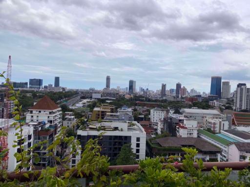 3 bed Duplex in Baan Ploenchit Lumphini Sub District D10667