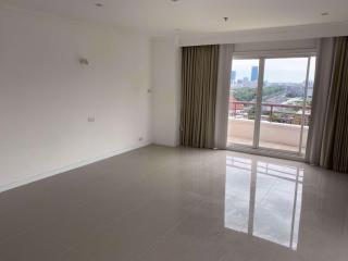 3 bed Duplex in Baan Ploenchit Lumphini Sub District D10667