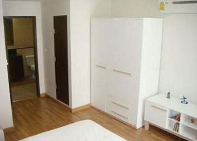 3 bed Condo in Y.O. Place Khlongtoei Sub District C10693