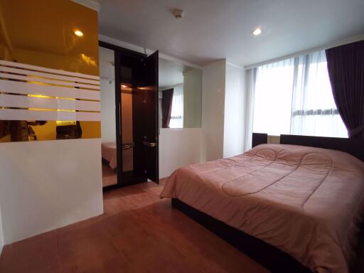 2 bed Condo in Supalai Place Condominium Khlong Tan Nuea Sub District C10676