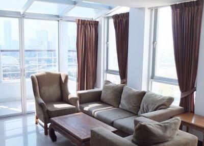 3 bed Duplex in P.W.T. Mansion Khlongtoei Sub District C10666