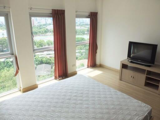 2 bed Duplex in P.W.T. Mansion Khlongtoei Sub District C10659