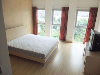 2 bed Duplex in P.W.T. Mansion Khlongtoei Sub District C10659