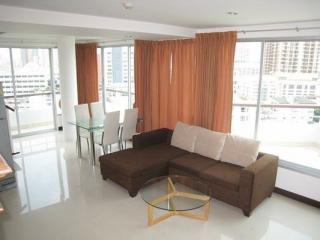 2 bed Duplex in P.W.T. Mansion Khlongtoei Sub District C10658