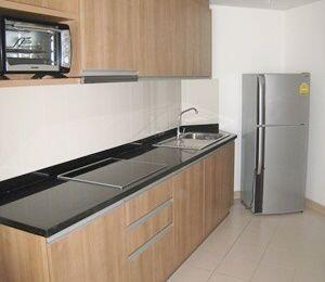 2 bed Condo in P.W.T. Mansion Khlongtoei Sub District C10657