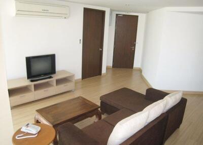 2 bed Condo in P.W.T. Mansion Khlongtoei Sub District C10657