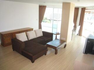 2 bed Condo in P.W.T. Mansion Khlongtoei Sub District C10657