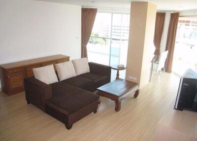 2 bed Condo in P.W.T. Mansion Khlongtoei Sub District C10656