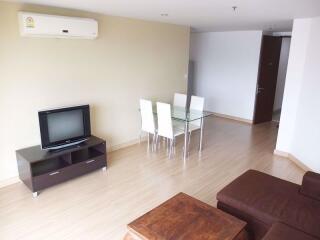 1 bed Condo in P.W.T. Mansion Khlongtoei Sub District C10655