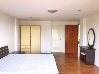 2 bed Condo in Lin Court Khlongtoei Sub District C10652