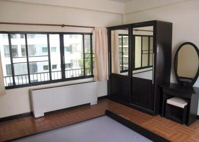 2 bed Condo in Lin Court Khlongtoei Sub District C10645