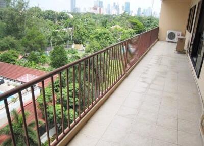 2 bed Condo in Lin Court Khlongtoei Sub District C10645