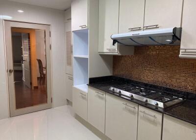 3 bed Condo in GP Grande Tower Khlong Toei Nuea Sub District C10632