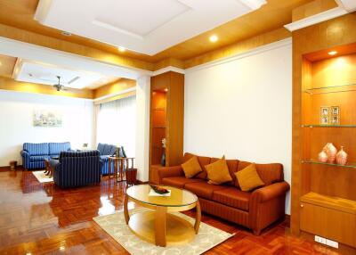 3 bed Condo in Chaidee Mansion Khlong Toei Nuea Sub District C10630