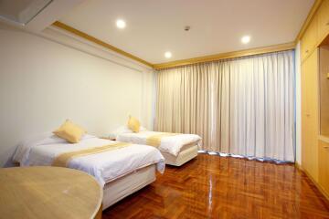 3 bed Condo in Chaidee Mansion Khlong Toei Nuea Sub District C10630