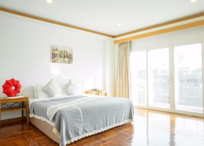 3 bed Condo in Chaidee Mansion Khlong Toei Nuea Sub District C10619