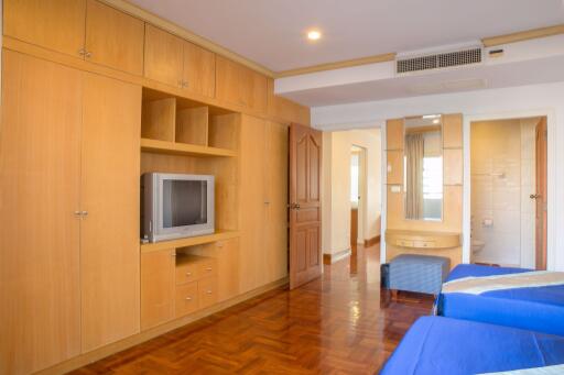 3 bed Condo in Chaidee Mansion Khlong Toei Nuea Sub District C10619