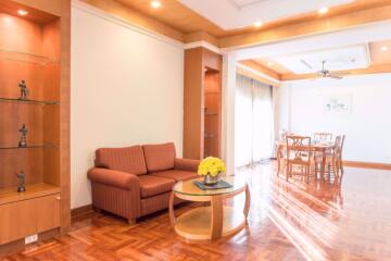 3 bed Condo in Chaidee Mansion Khlong Toei Nuea Sub District C10619