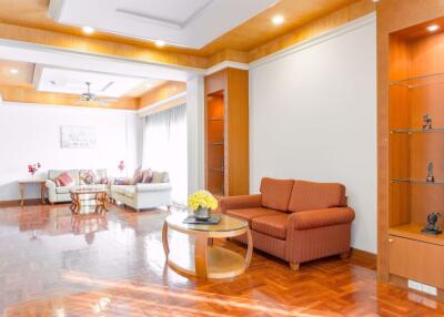 3 bed Condo in Chaidee Mansion Khlong Toei Nuea Sub District C10619