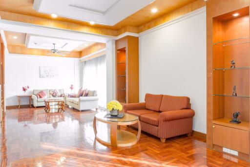 3 bed Condo in Chaidee Mansion Khlong Toei Nuea Sub District C10619