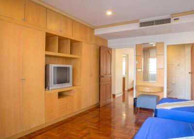 3 bed Condo in Chaidee Mansion Khlong Toei Nuea Sub District C10619