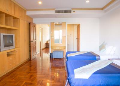 3 bed Condo in Chaidee Mansion Khlong Toei Nuea Sub District C10619