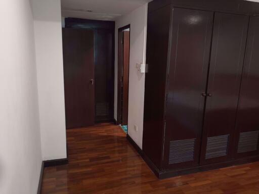 3 bed Condo in MSI III Garden Khlongtoei Sub District C10606