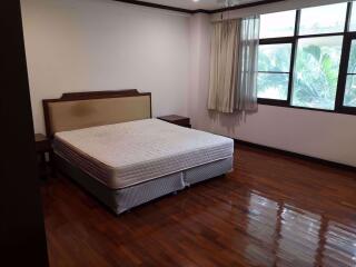 3 bed Condo in MSI III Garden Khlongtoei Sub District C10606