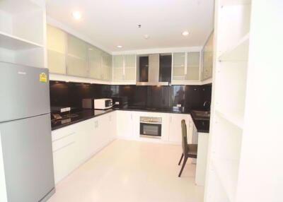 4 bed Duplex in Royal Residence Park Lumphini Sub District D10509