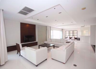 4 bed Duplex in Royal Residence Park Lumphini Sub District D10509