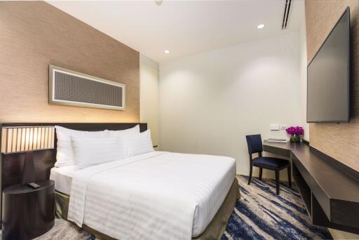 3 bed Condo in Emporium Suites by Chatrium Khlongtan Sub District C10585