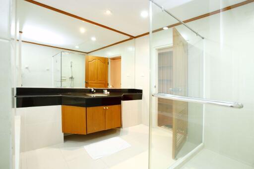 2 bed Condo in Chaidee Mansion Khlong Toei Nuea Sub District C10579