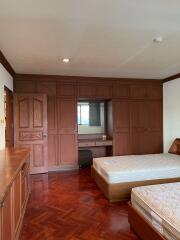 2 bed Condo in NL Residence Khlong Toei Nuea Sub District C10572