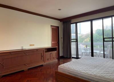 2 bed Condo in NL Residence Khlong Toei Nuea Sub District C10572