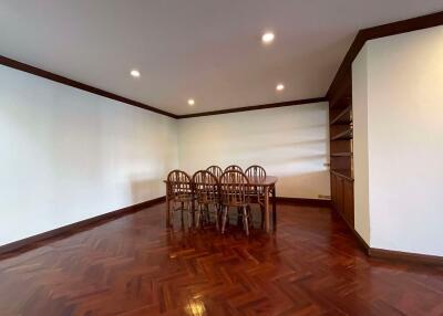 2 bed Condo in NL Residence Khlong Toei Nuea Sub District C10572