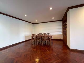 2 bed Condo in NL Residence Khlong Toei Nuea Sub District C10572