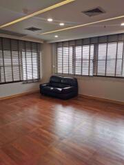 3 bed Duplex in Le Raffine Sukhumvit 24 Khlongtan Sub District D10508