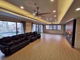 3 bed Duplex in Le Raffine Sukhumvit 24 Khlongtan Sub District D10508