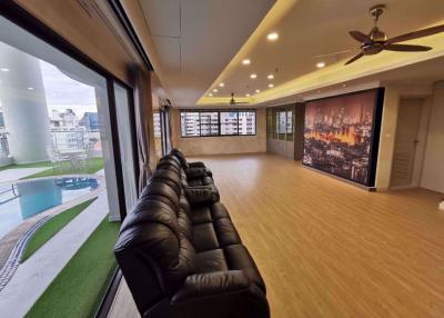 3 bed Duplex in Le Raffine Sukhumvit 24 Khlongtan Sub District D10508