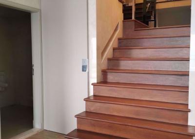 3 bed Duplex in Le Raffine Sukhumvit 24 Khlongtan Sub District D10508