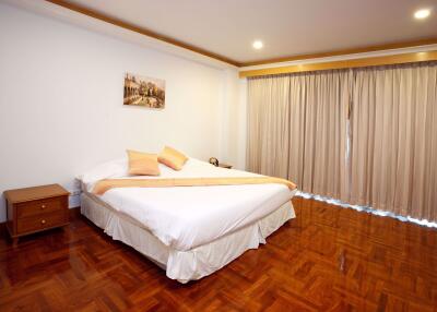 3 bed Condo in Chaidee Mansion Khlong Toei Nuea Sub District C10546