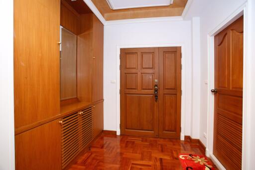 3 bed Condo in Chaidee Mansion Khlong Toei Nuea Sub District C10546